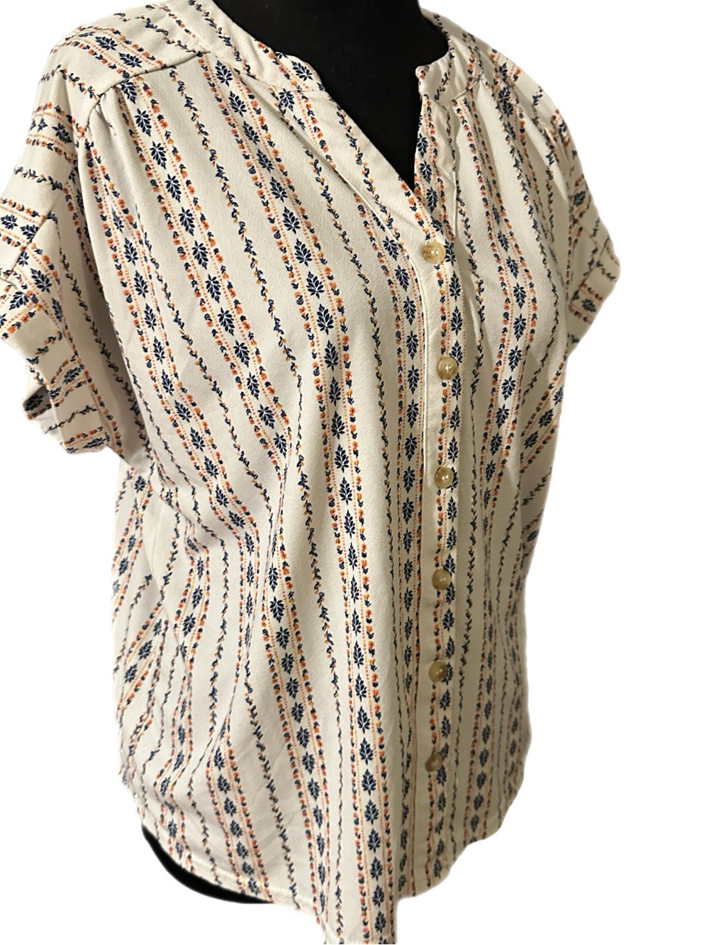 Button-Front Cream Floral Stripe Women's Shirt